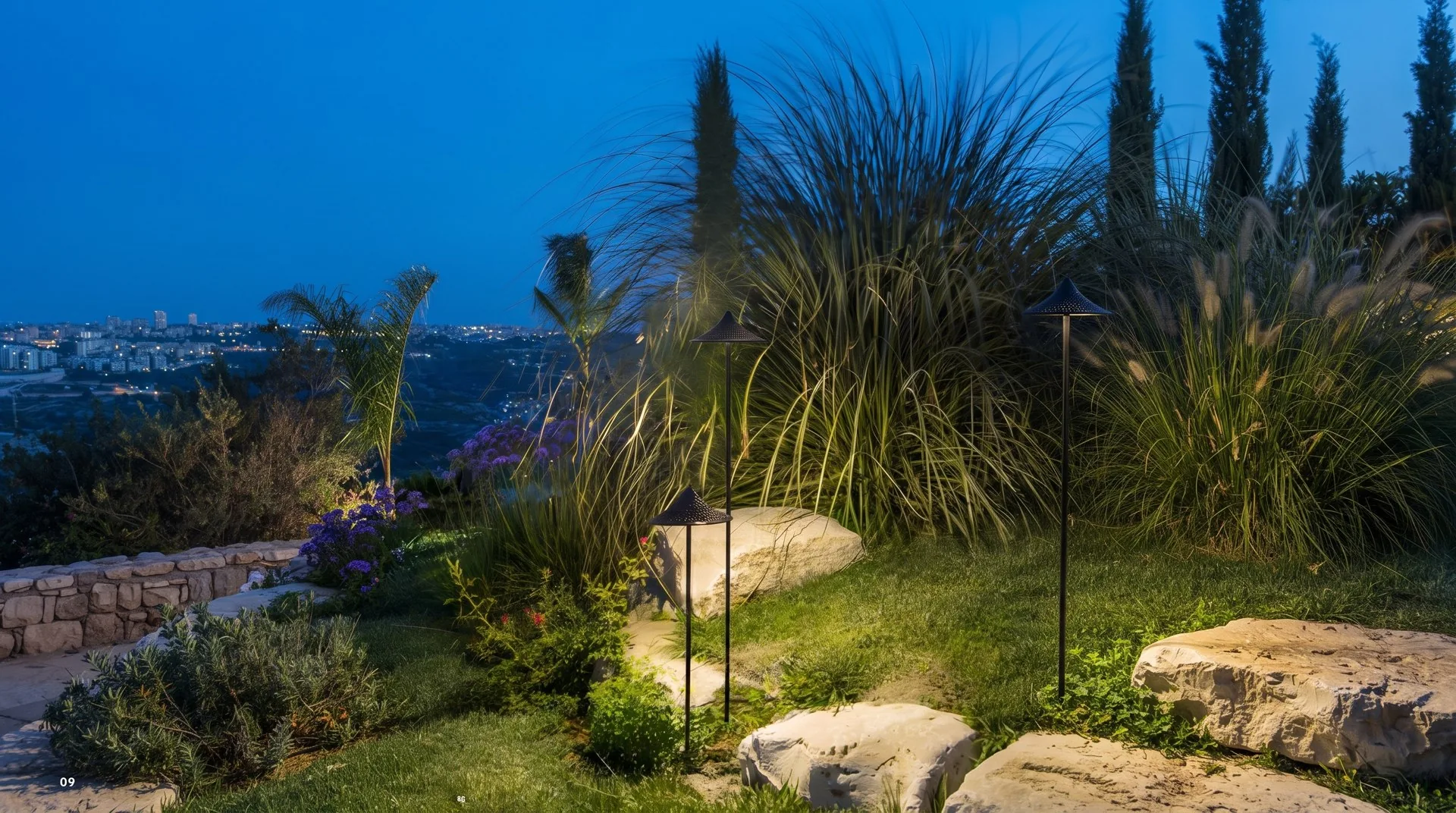 Thatch Garden Pole (QN 26253-206) — view 5