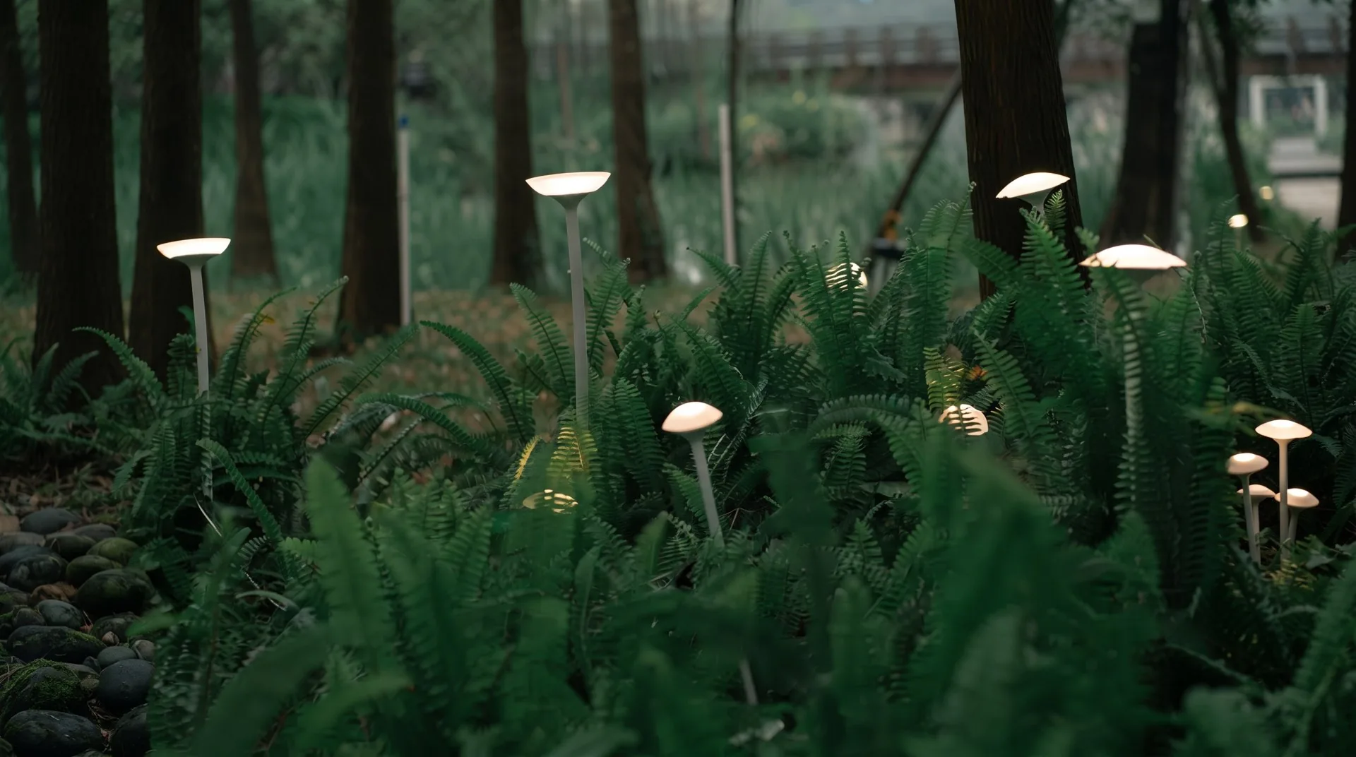 White Morel Garden Set (QN 26211-409) — view 6