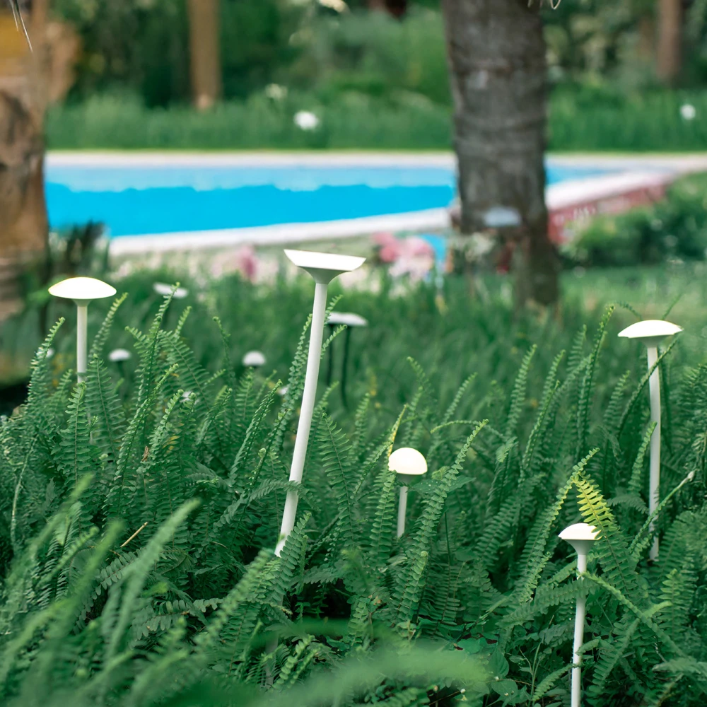White Morel Garden Set (QN 26211-409) — view 3