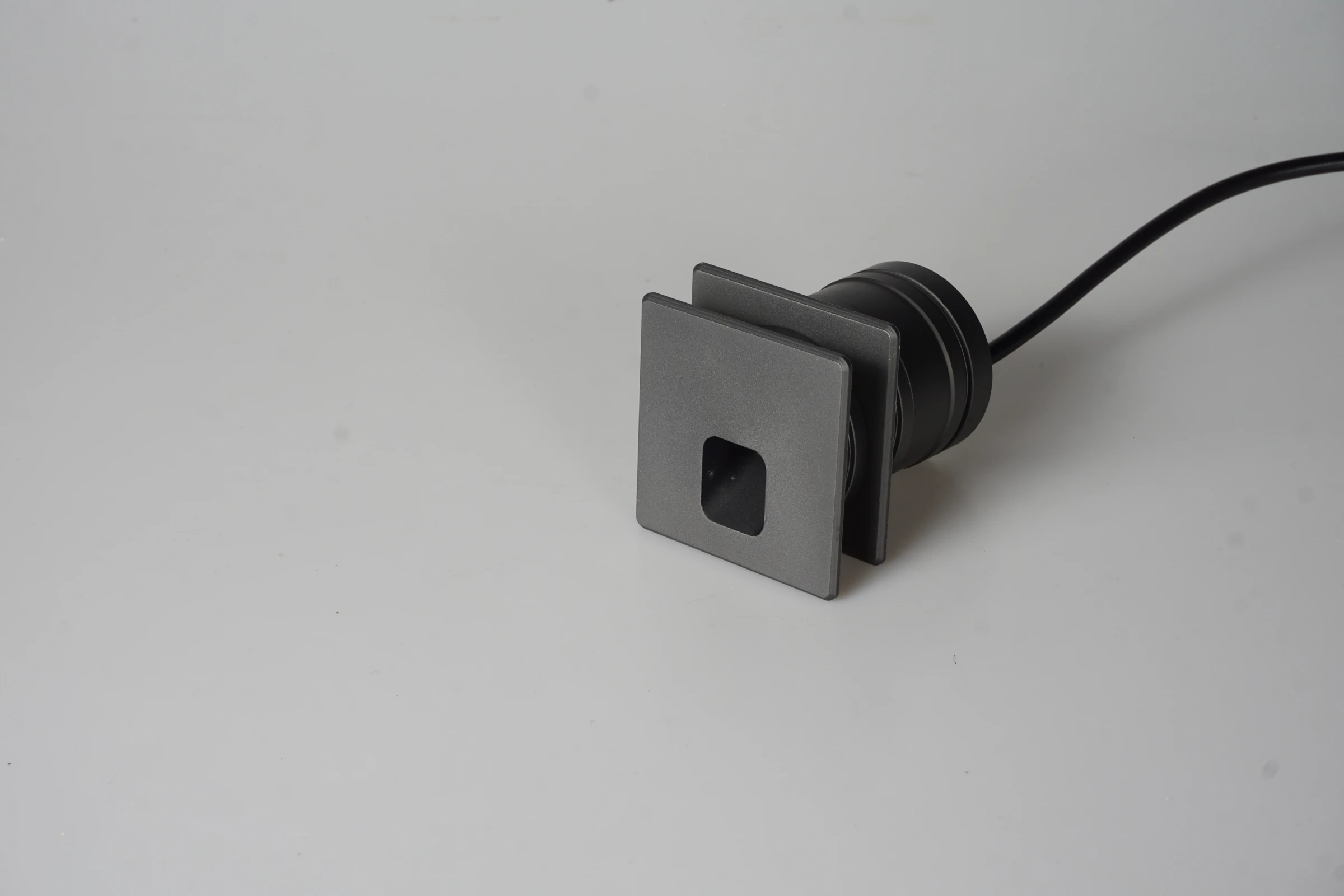 Black Notch Step Light (QN 38392-401) — view 4