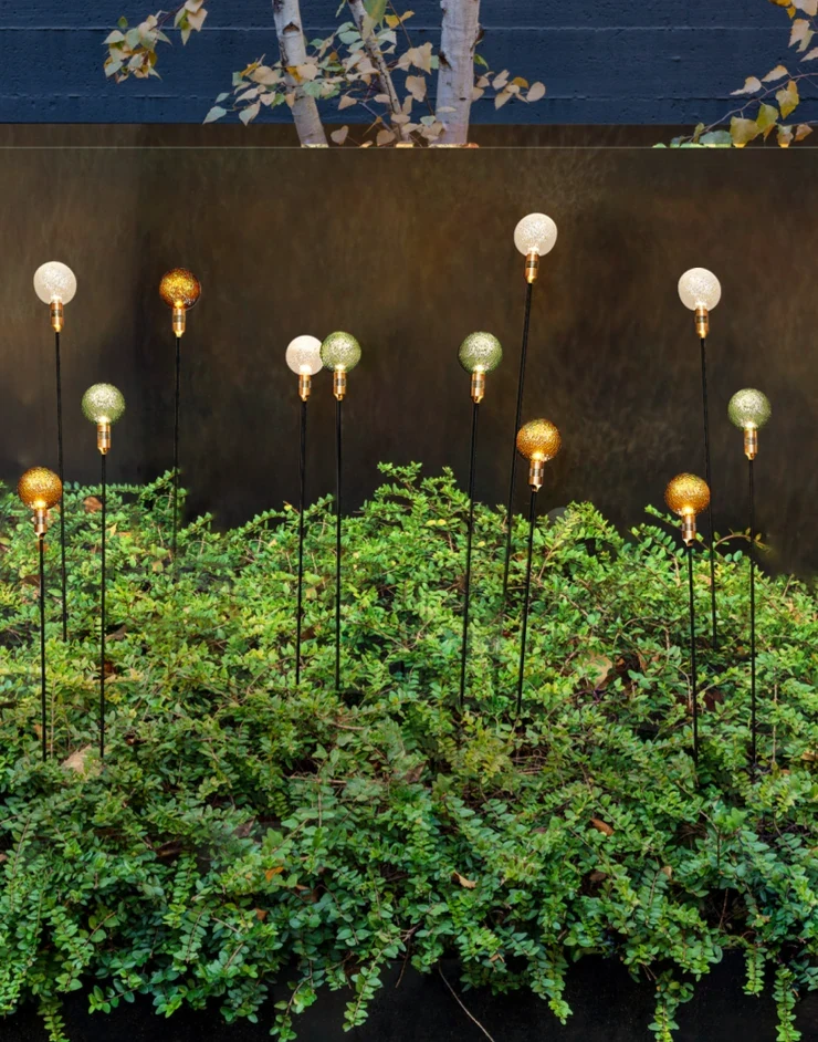 Orange Orb Garden Pole (QN 26248-198) — view 2
