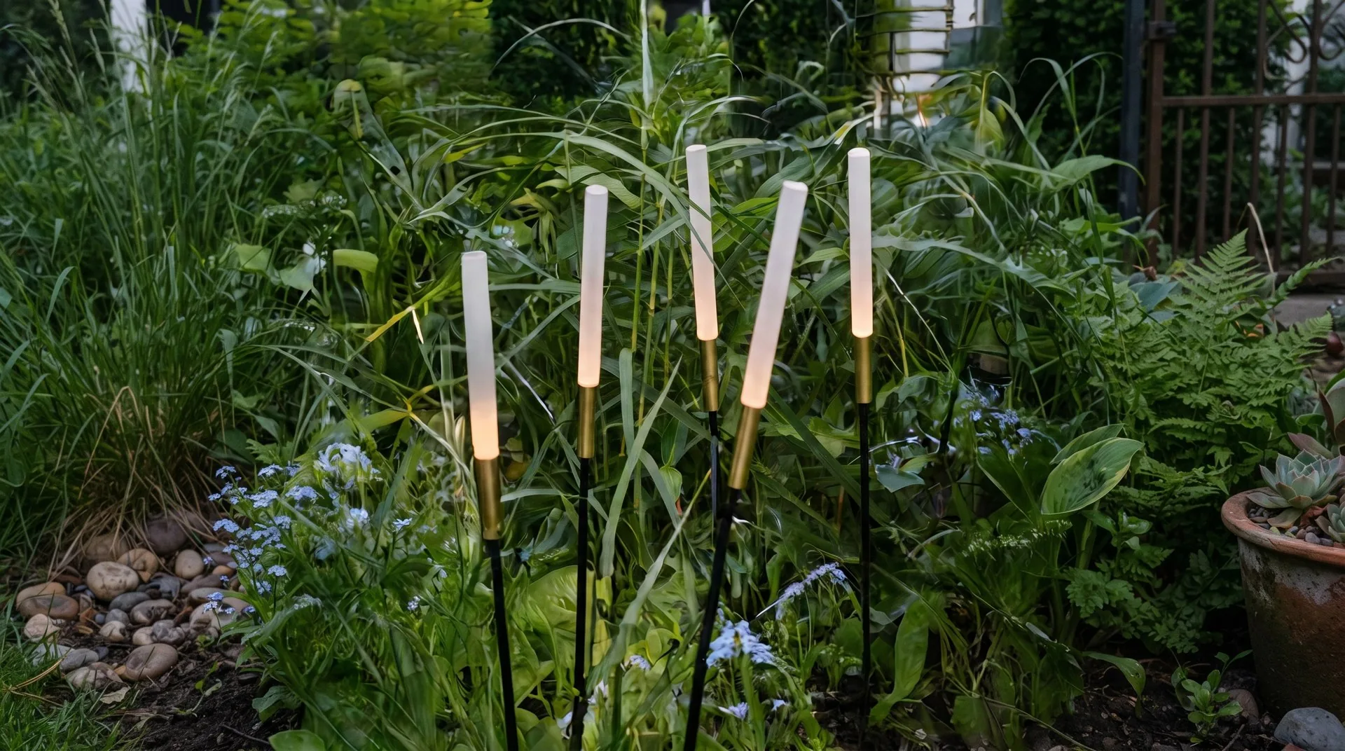 Reed Garden Pole (QN 26167-167) — view 5