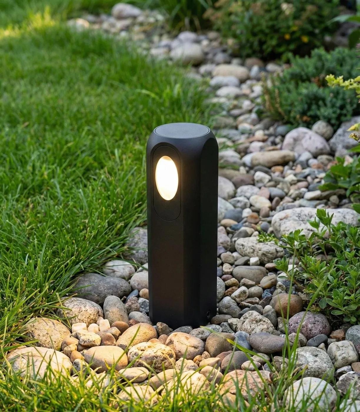 Terra Bollard (QN 26172-010) — view 3
