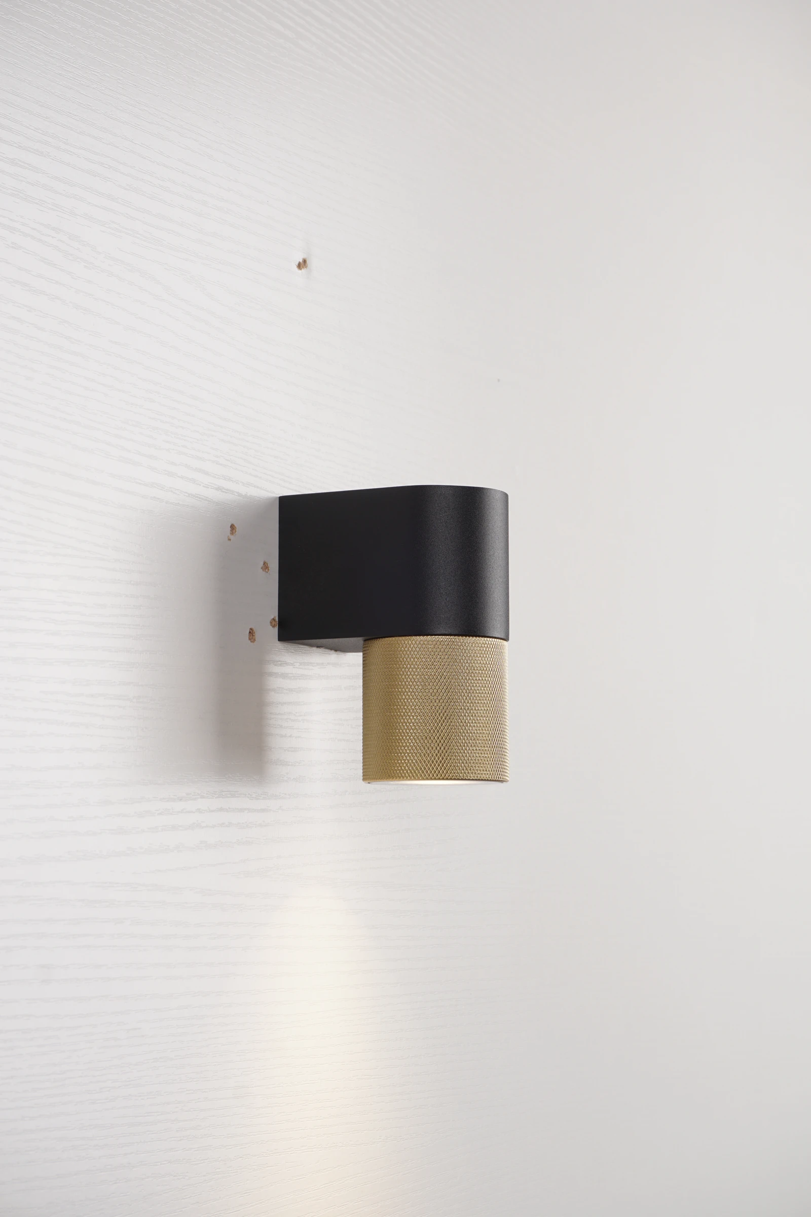 Gold Tandem Single Wall Light (QN 38338-397) — view 5